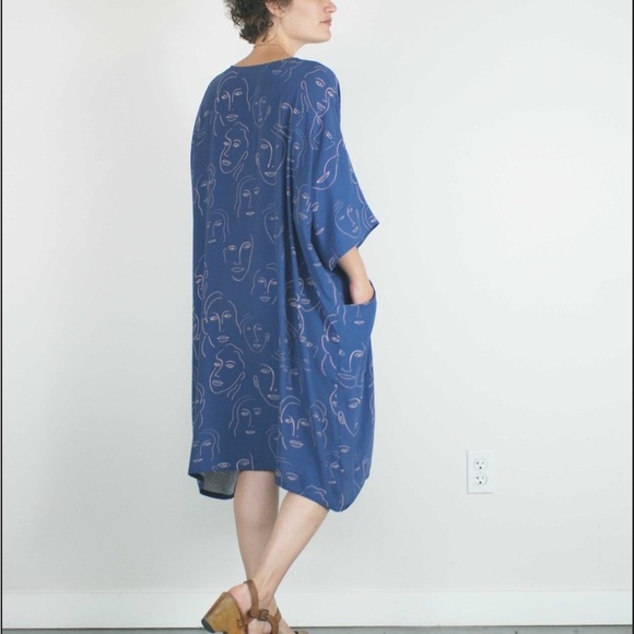 Corey Lynn Calter Blue Cream Selena Portrait Face Print Oversized Mini Dress OS - Picture 2 of 12